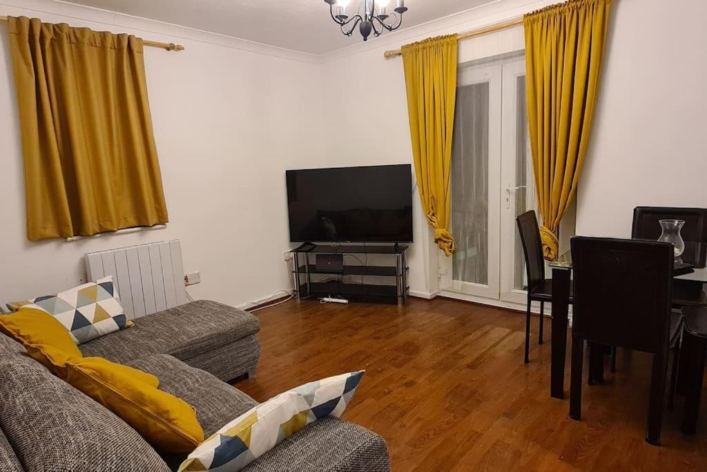 Private 2 Bed Flat Close To Excel & City Airport London Luaran gambar