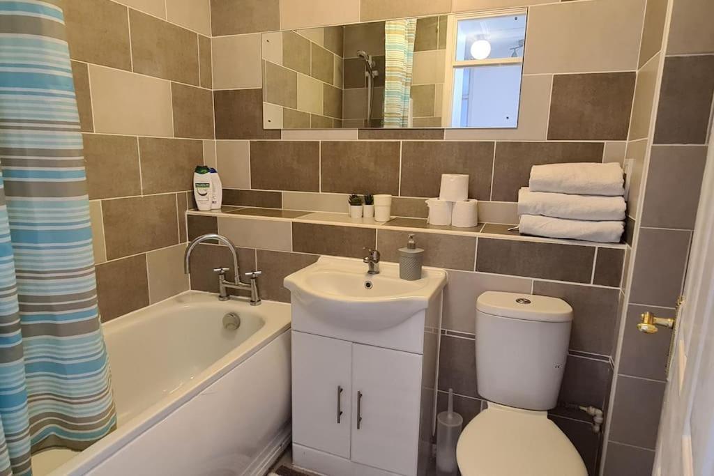 Private 2 Bed Flat Close To Excel & City Airport London Luaran gambar